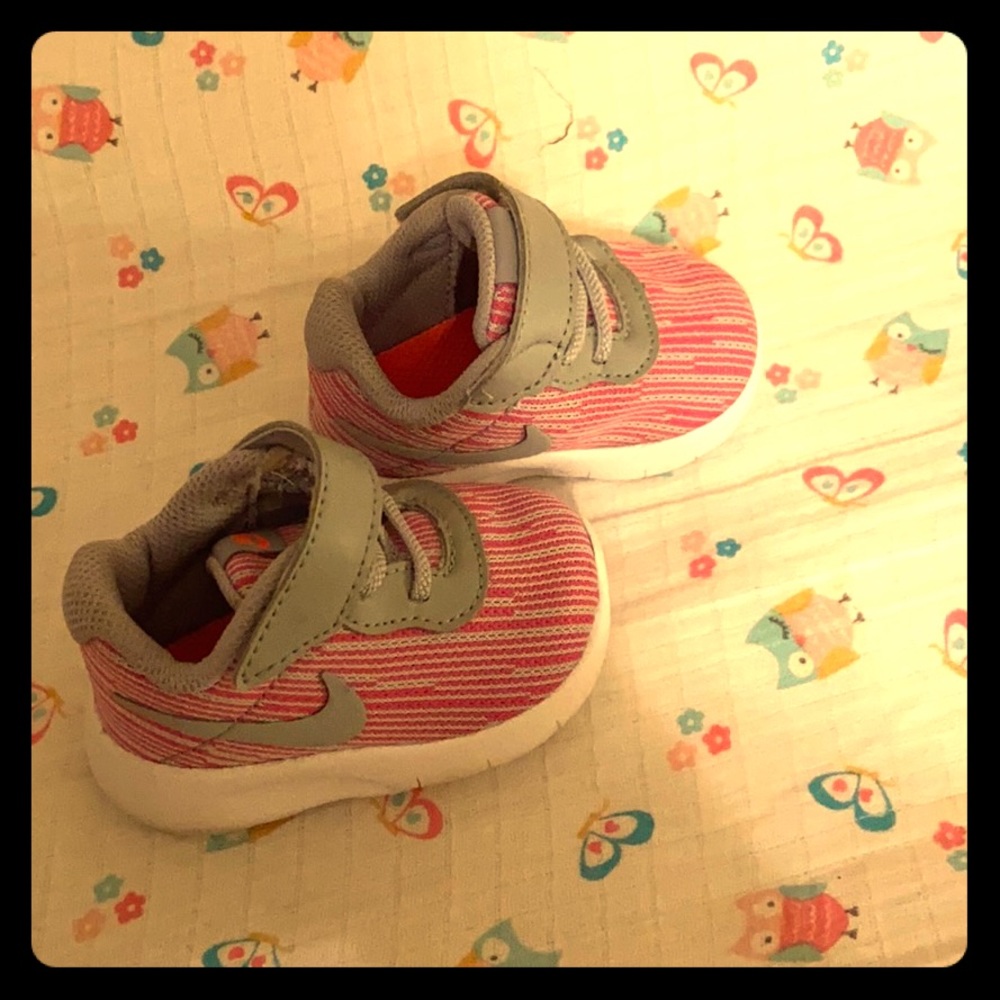 Baby Girl Nike Shoes Size 2C